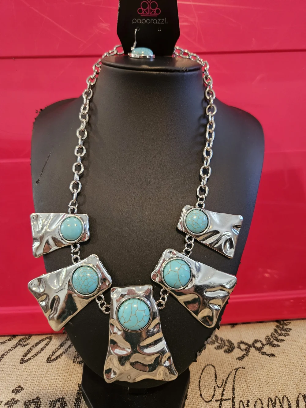 paparazzi Silver-Tone Necklace with Turquoise Stones.